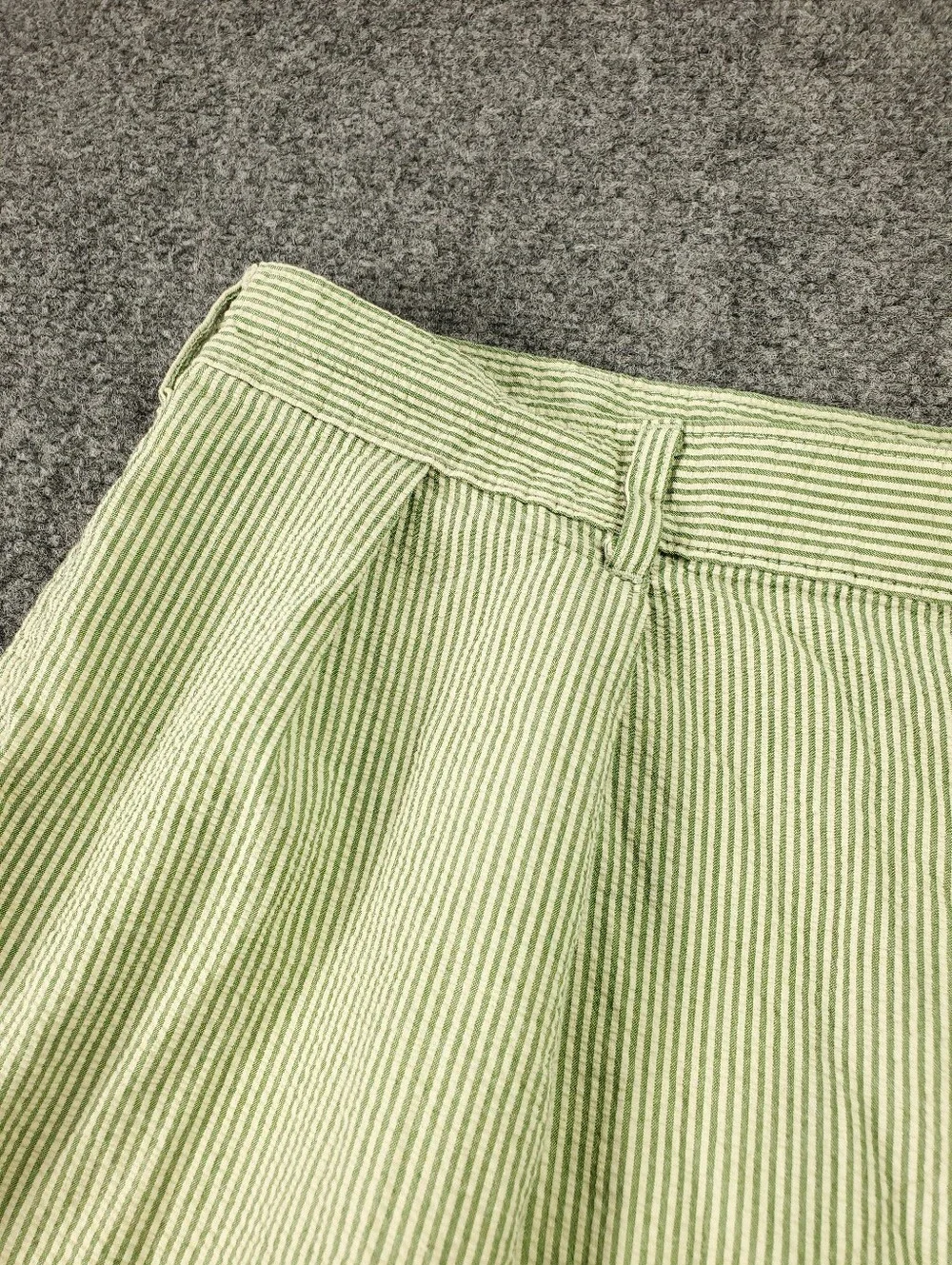 Vintage J Crew Oarsman Seersucker Pleated Shorts 36 Green Striped Cotton Preppy